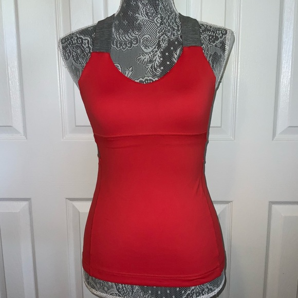 Lululemon workout top size 4 - Picture 1 of 4